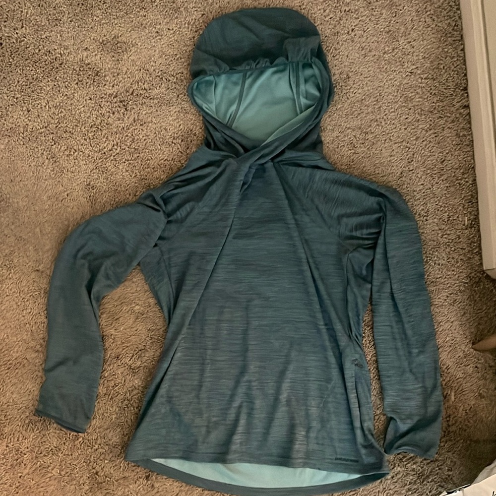 W's Sunshade Tech Hoody Women’s Large - excellent condition, no damage, comfy!